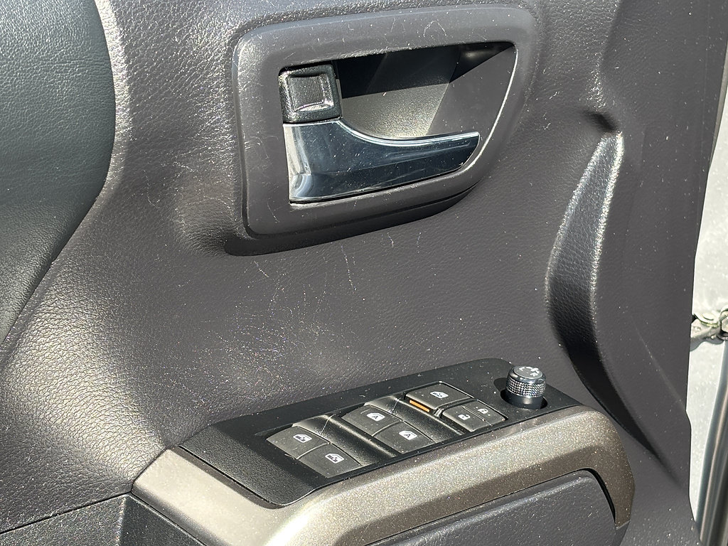Used 2020 Toyota Tacoma Limited RWD image 29