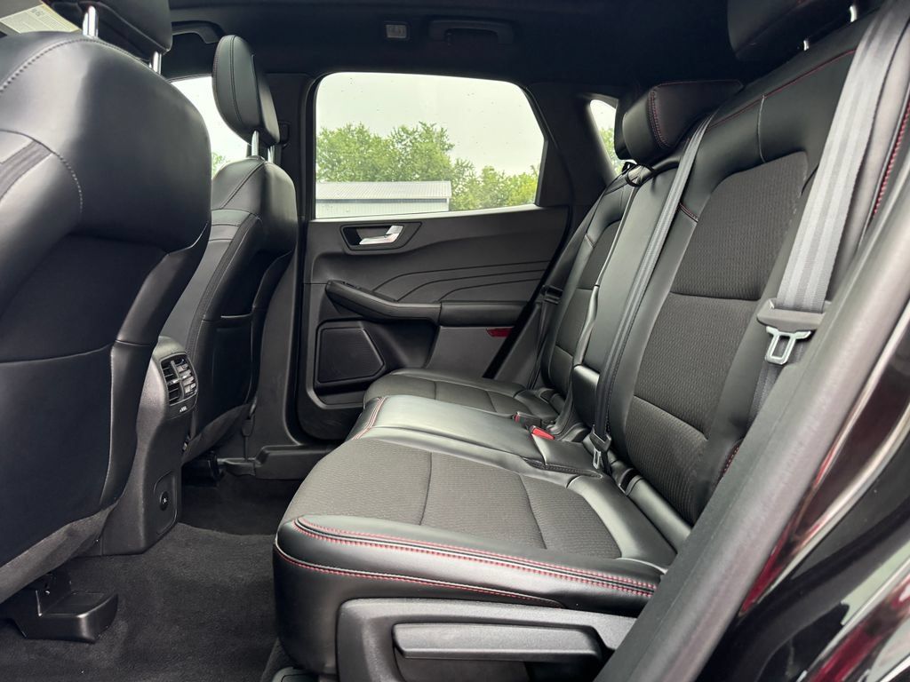 Used 2024 Ford Escape ST-Line w/ Tech Pack #1 AWD/4WD image 33
