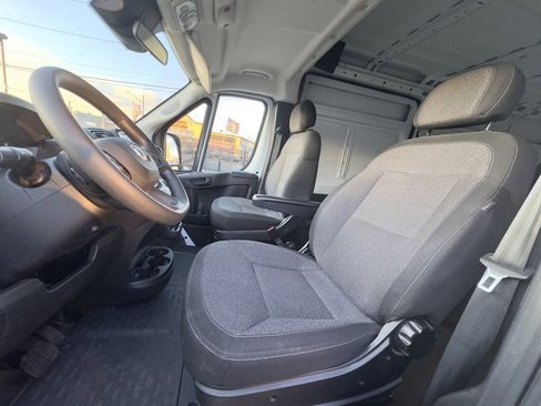 Used 2023 RAM ProMaster 2500 image 12