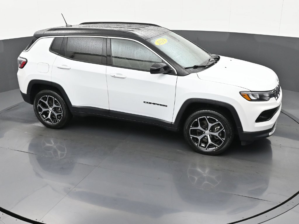 Used 2024 Jeep Compass Limited AWD/4WD image 38