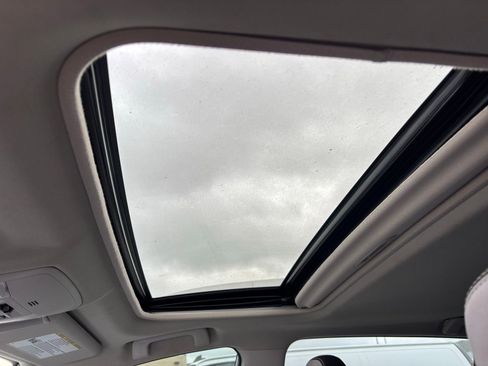 Used 2016 Toyota RAV4 XLE w/ Convenience Package image 8