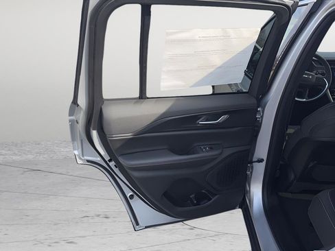 New 2026 Jeep Grand Cherokee Laredo X image 30