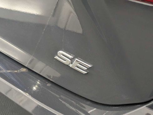 Used 2025 Toyota Camry SE image 11