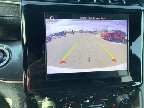 Used 2023 Jeep Grand Cherokee Altitude image 24