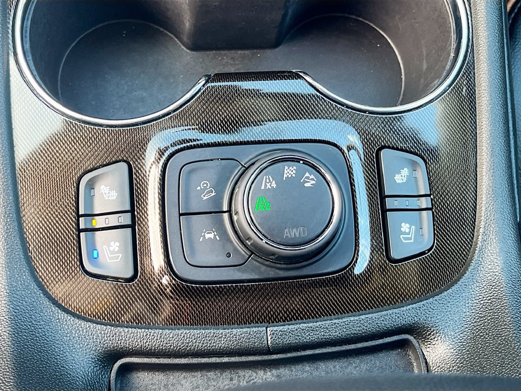Used 2023 GMC Acadia AT4 w/ Technology Package AWD/4WD image 20