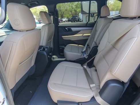 New 2026 Buick Enclave Preferred w/ Power Package FWD image 27