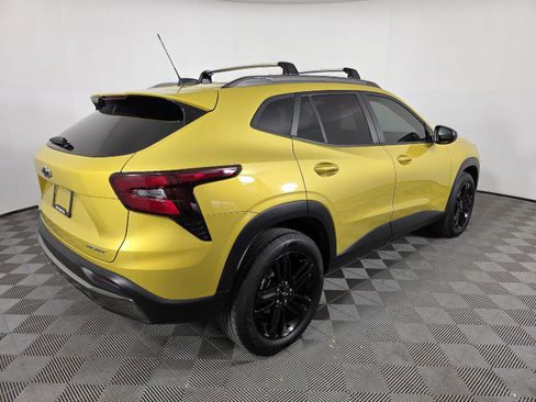 Used 2024 Chevrolet Trax ACTIV w/ Sunroof Package image 8