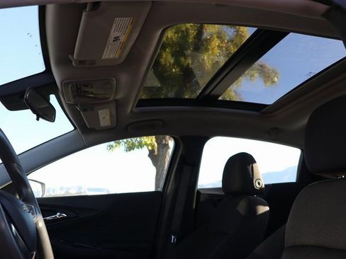 Used 2024 Chevrolet Malibu LT image 17