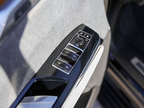 Certified 2025 Cadillac Escalade Sport Platinum w/ LPO, Floor Liner Package image 21