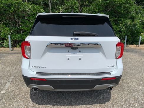 Used 2023 Ford Explorer Limited AWD/4WD image 7
