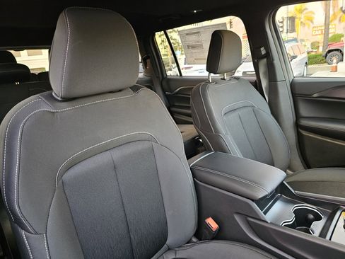 New 2025 Jeep Grand Cherokee L Laredo image 29