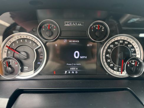 Used 2016 RAM 2500 Laramie w/ Convenience Group AWD/4WD image 4