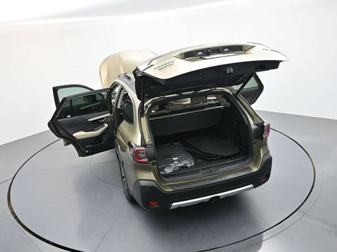 Used 2025 Subaru Outback Limited AWD/4WD image 45