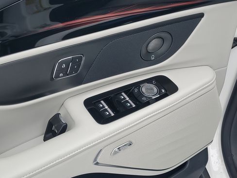 New 2026 Lincoln Nautilus Reserve w/ Jet Appearance Package image 10