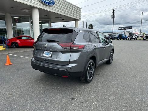 Used 2025 Nissan Rogue SV AWD/4WD image 2