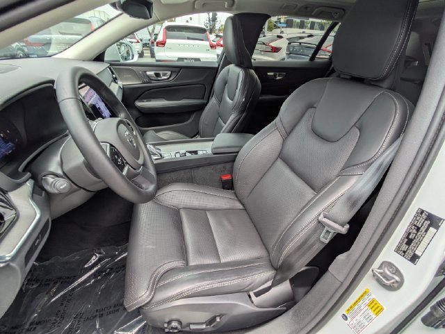 Certified 2025 Volvo V60 B5 Cross Country Ultra AWD/4WD image 13