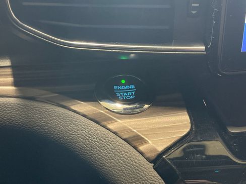 Used 2021 Ford Explorer Limited w/ Equipment Group 301A AWD/4WD image 24