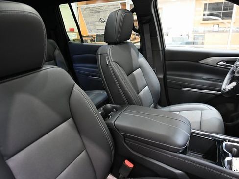 New 2026 Chevrolet Traverse LT w/ Sun and Wheel Package image 8