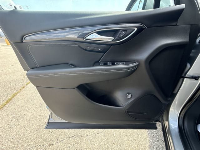Used 2023 Buick Envision Essence AWD/4WD image 13