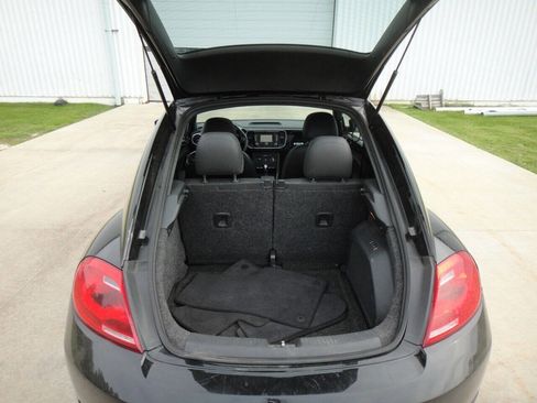 Used 2012 Volkswagen Beetle 2.5 image 18