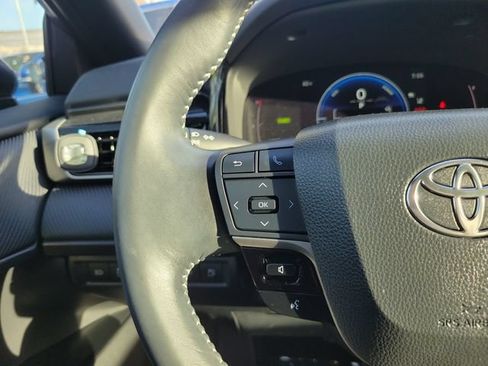 Used 2025 Toyota Camry SE FWD image 15