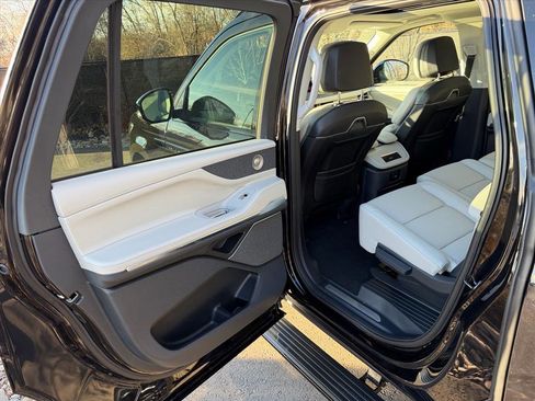 New 2026 Lincoln Navigator L Reserve w/ Jet Appearance Package image 21