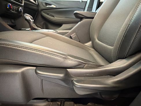 Used 2024 Buick Encore GX Preferred FWD image 15