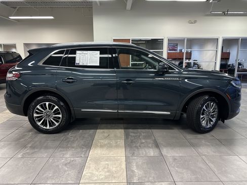 Used 2022 Lincoln Nautilus Reserve w/ Luxury Package image 11