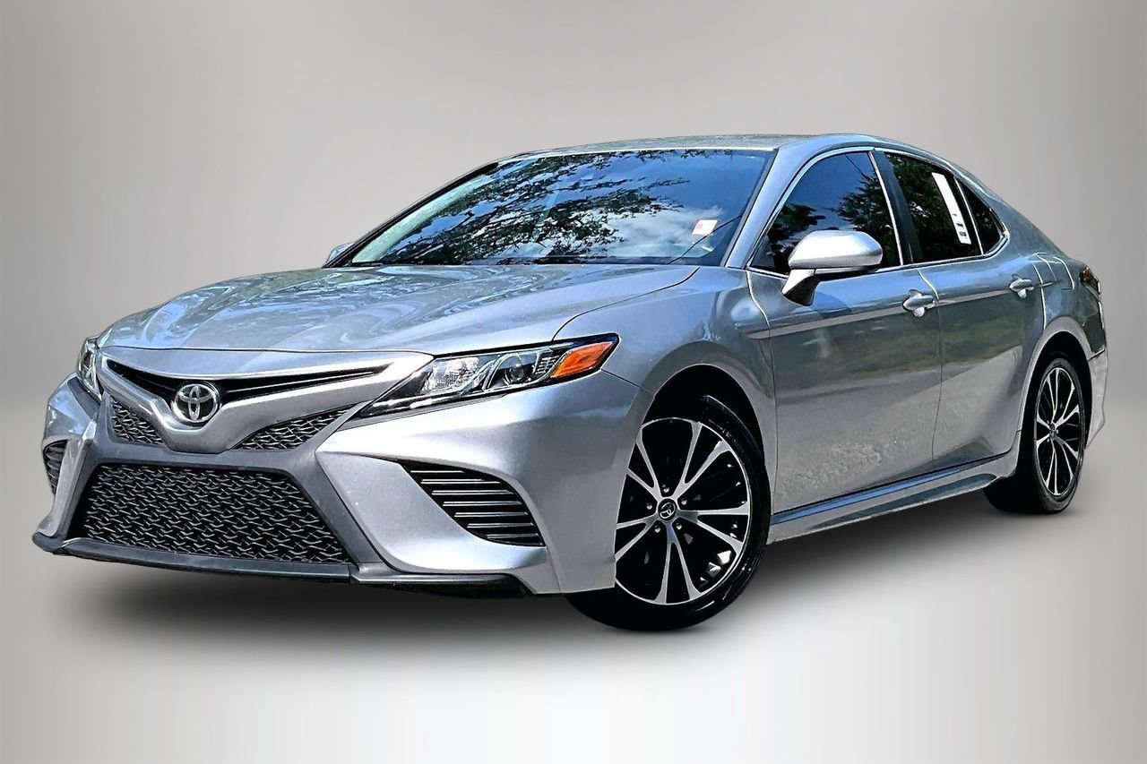 Used 2019 Toyota Camry SE FWD image 1