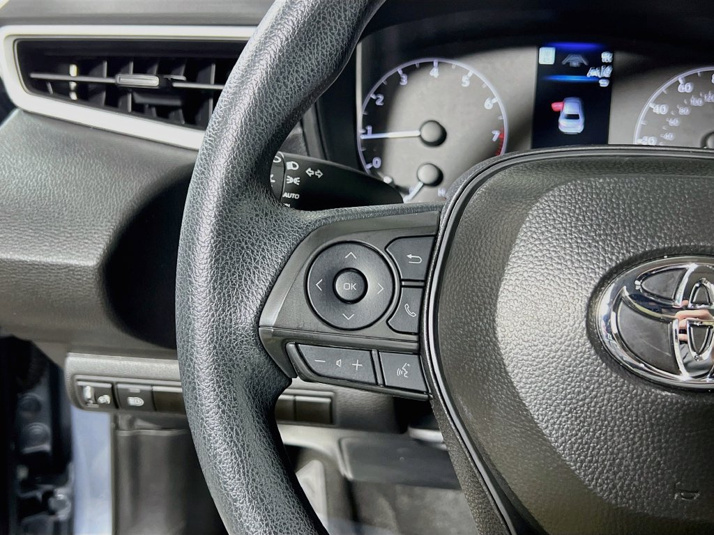 Used 2025 Toyota Corolla LE FWD image 16