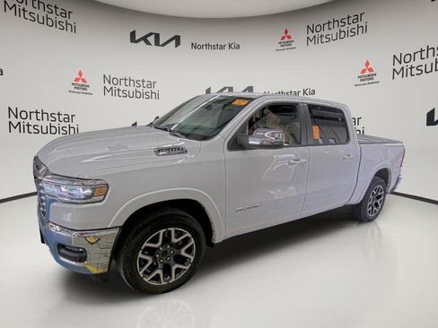 Used 2025 RAM 1500 Laramie AWD/4WD image 1