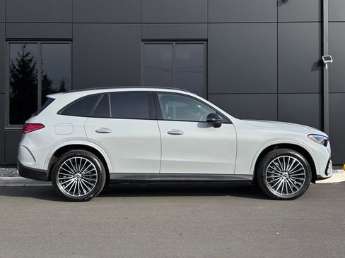 Used 2025 Mercedes-Benz GLC 300 GLC 300 image 8