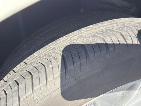 Used 2025 Buick Envision Avenir AWD/4WD image 13