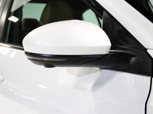 Used 2025 Nissan Sentra SV w/ SV Premium Package image 9