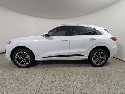 Used 2025 Audi Q5 Premium AWD/4WD image 4