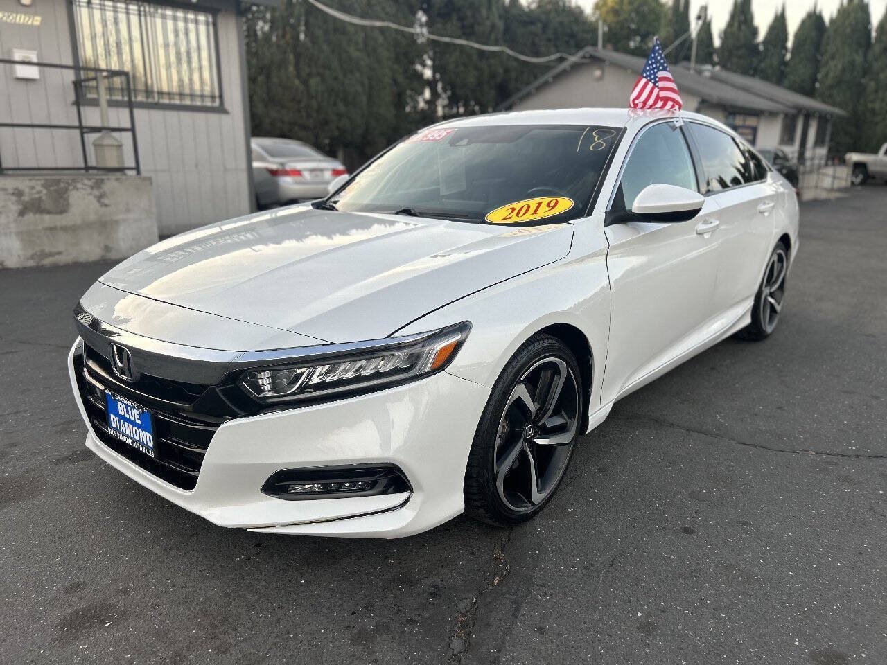 Used 2019 Honda Accord Sport image 3