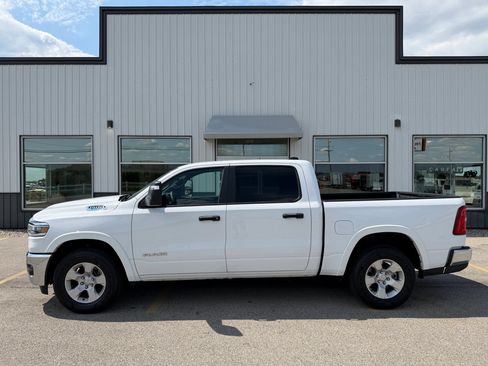 Used 2025 RAM 1500 Lone Star AWD/4WD image 1
