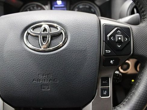 Used 2018 Toyota Tacoma Limited image 24