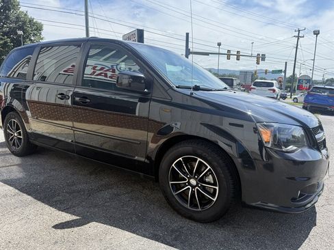 Used 2017 Dodge Grand Caravan GT FWD image 5