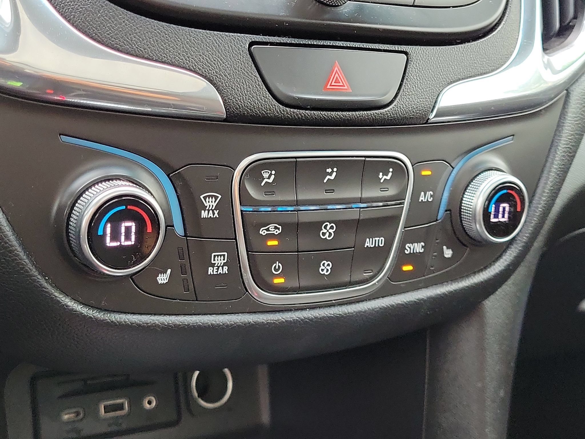 Used 2019 Chevrolet Equinox LT w/ Sun & Navigation Package FWD image 20