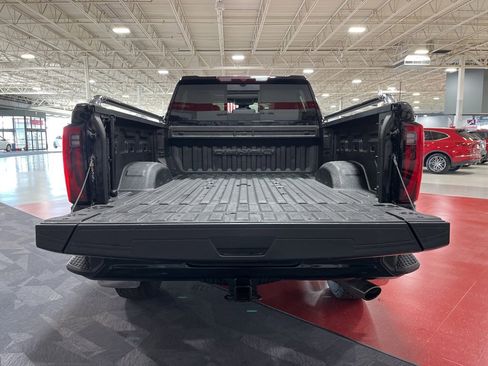 Used 2024 GMC Sierra 3500 Denali image 13