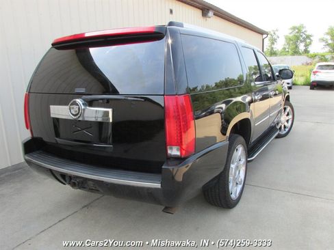 Used 2009 Cadillac Escalade ESV AWD image 4