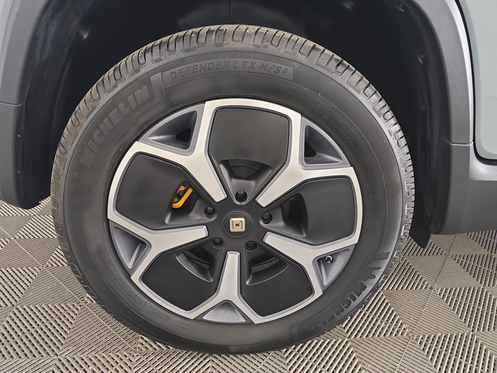 Used 2022 Rivian R1T Adventure AWD/4WD image 12