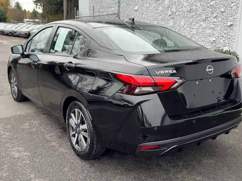 Used 2023 Nissan Versa SV image 10