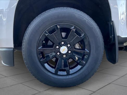 Used 2018 Chevrolet Colorado LT w/ Luxury Package, Chrome image 11