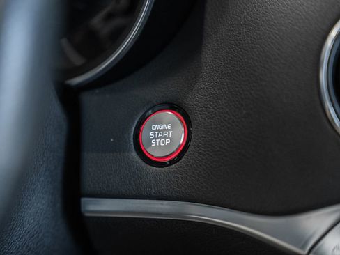 Used 2022 Kia Stinger GT1 image 31