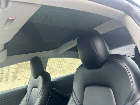 Used 2019 Tesla Model 3 Mid Range RWD image 12