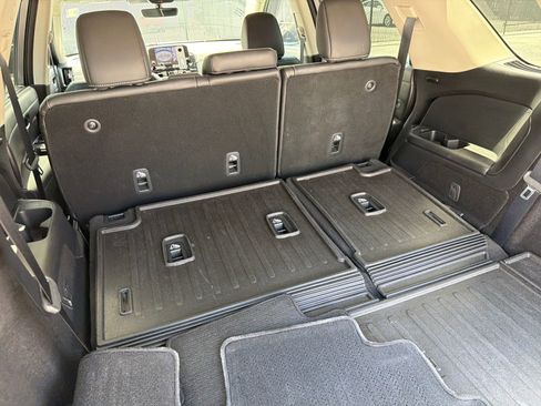 Certified 2024 Nissan Pathfinder SL FWD image 36