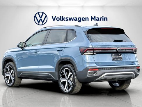 New 2026 Volkswagen Taos SEL image 3