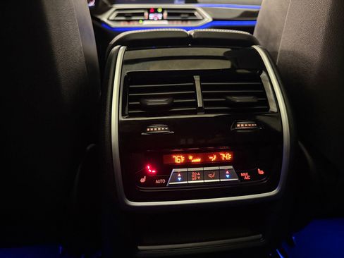 Used 2019 BMW X5 xDrive40i w/ M Sport Package image 26